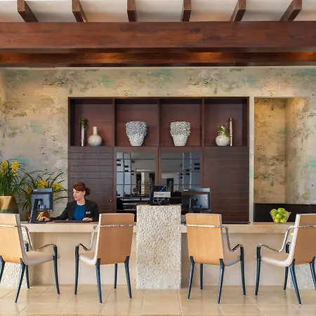 Готель H10 Palace 4*